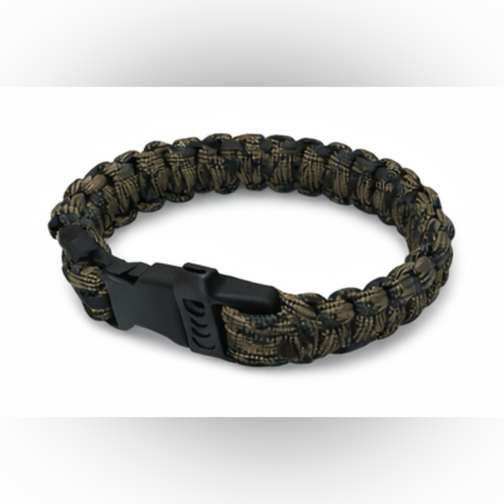 Camouflage Paracord Bracelet with Black Whistle Buckle